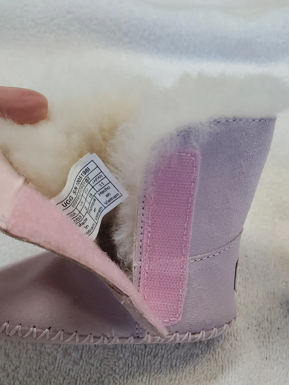 UGG Infants Caden Pink Suede Booties. Cozy Shearling Lining. Size 2-3